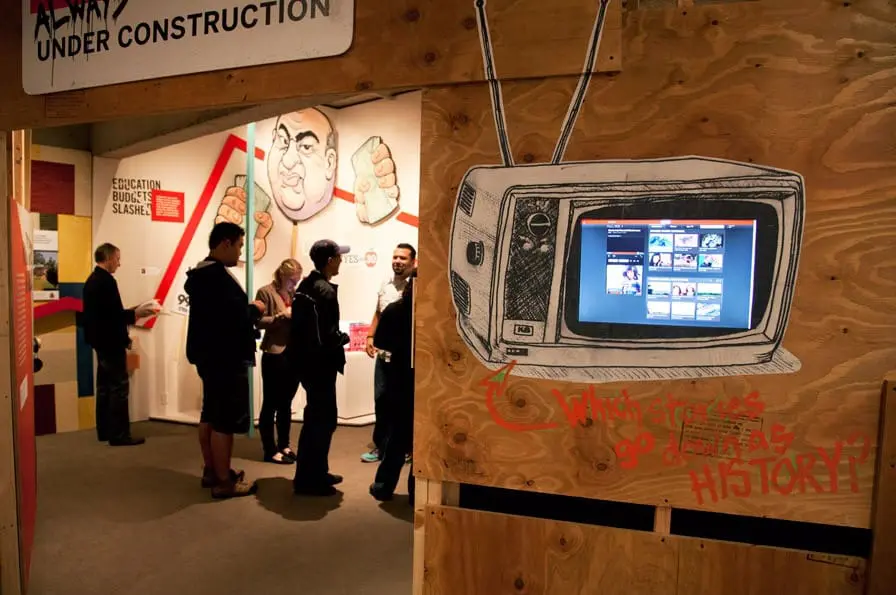 The entrance to the installation in the Gallery of California History. Oakland Museum of California, 2013. Photo: Ryan LeBlanc.