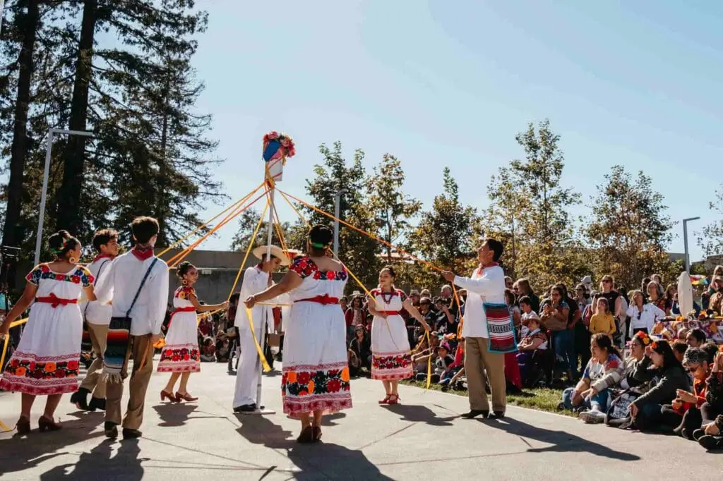 Dia de los Muertos dancing on the Garden Stage.