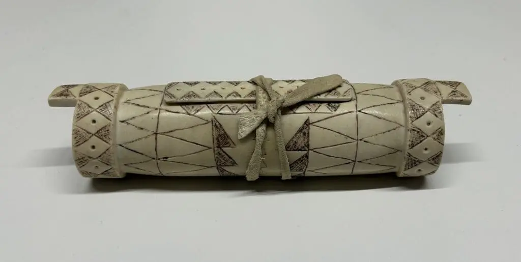 Frank K. Lake (Karuk), Axrúhih (Karuk language), Elk antler purse
YEAR?
Courtesy of Frank K. Lake (Karuk)