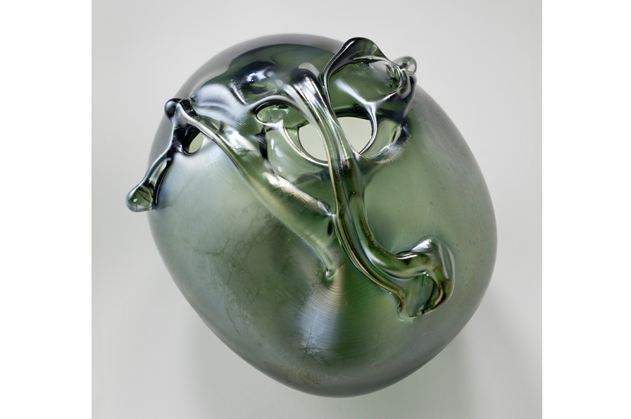 Robert Fritz, Vessel, circa 1975. Blown glass, 7 x 5.5 x 6 in. Collection of Oakland Museum of California, gift of Marcia Chamberlain.